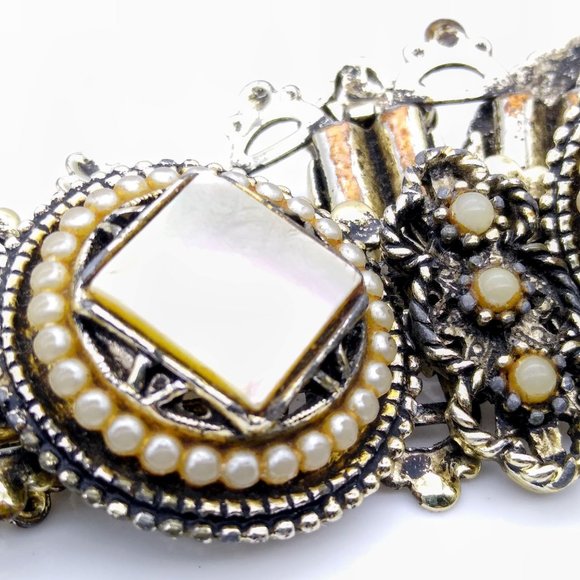 Mother of Pearl Medallion Link Bracelet, MCM Statement Bangle with Faux Seed Pea - Picture 6 of 8